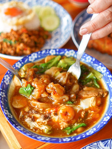 Opinii despre แม่กินรีเกี้ยนทอดภูเก็ต în อำเภอเมืองภูเก็ต - การบริการอาหารและที่พัก