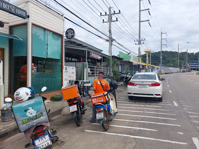 Comentarii opinii despre 11 Oct Coffee สาขาสับไฟ