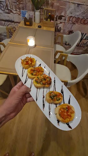 Boonkanjana cafe and motorbike rental - การบริการอาหารและที่พัก