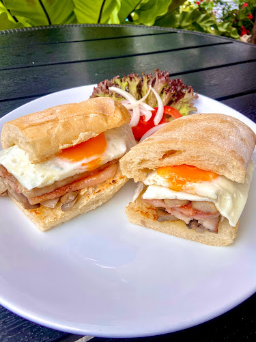 Comentarii opinii despre Maybelle's Coffee Garden - Restaurant & Cafe