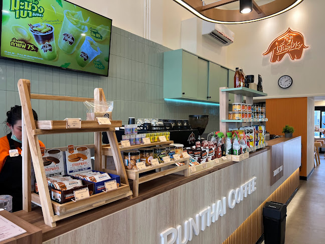 Opinii despre Punthai Coffee สาขาสี่มุมเมือง în อำเภอศรีราชา - การบริการอาหารและที่พัก