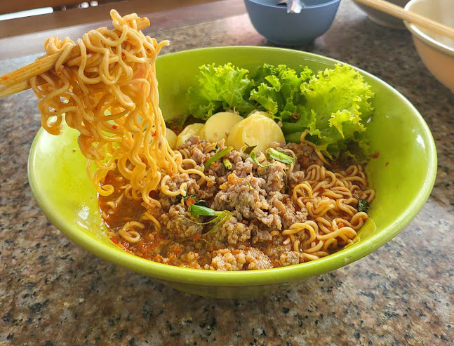 Opinii despre ต้มเลือดหมูคุณศรี พัทยากลาง în อำเภอบางละมุง - การบริการอาหารและที่พัก