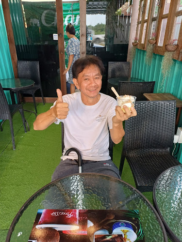 มหาชัยไอศกรีม สาขา ไทรน้อย - การบริการอาหารและที่พัก