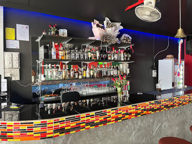 Opinii despre Jeab Bar în อำเภอกะทู้ - การบริการอาหารและที่พัก