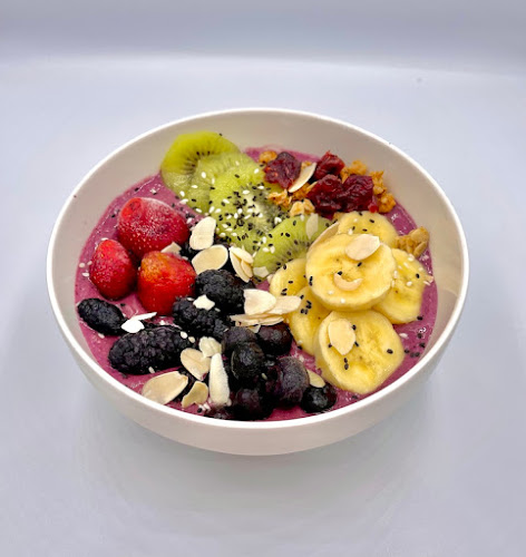 Opinii despre Maybelle's Coffee Garden - Restaurant & Cafe în อำเภอเมืองภูเก็ต - การบริการอาหารและที่พัก