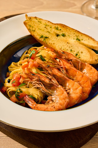 Opinii despre Ocean Rhyme - Thai Seafood Restaurant & Bar în อำเภอเมืองภูเก็ต - การบริการอาหารและที่พัก