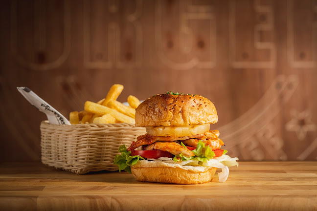 Piri Piri Flaming Grill Pattaya - การบริการอาหารและที่พัก