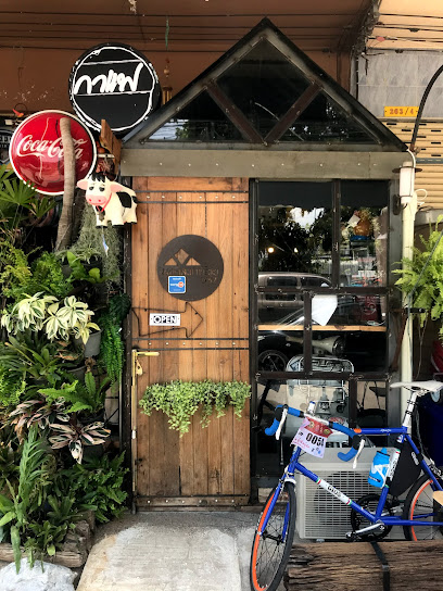 มงคลพาณิชย์1957 (coffee&roti) Cafe