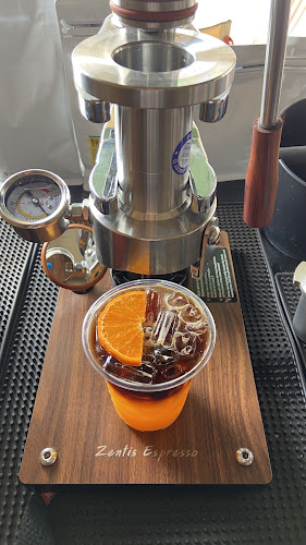 Rey coffee and slowbar - อำเภอศรีราชา