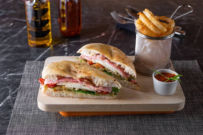 Made In Italy - การบริการอาหารและที่พัก