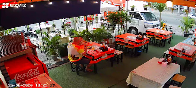 คาเฟ่ลุงใหญ่พัทยาใต้ - การบริการอาหารและที่พัก