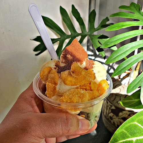 Yord Shine Ice Cream Cafe | ยอดชาย ไอศกรีมคาเฟ่ | ไอติมโบราณ Hatyai - การบริการอาหารและที่พัก