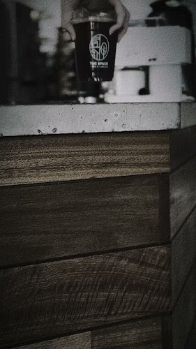 THE SPACE COFFEE & COMMUNITY - การบริการอาหารและที่พัก