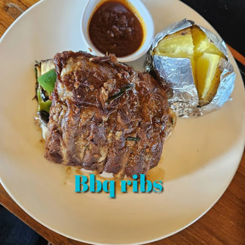 Chalong Pier Restaurant & Sports Bar - อำเภอเมืองภูเก็ต