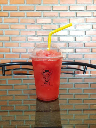 พญาหู้ - การบริการอาหารและที่พัก