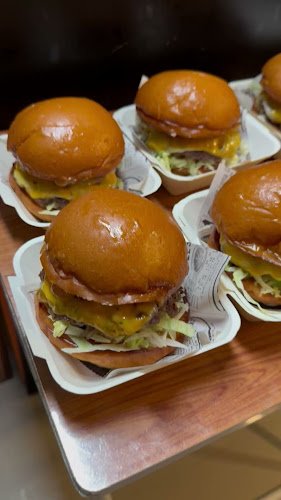 Opinii despre DOUBLE P BURGER - Kamala în อำเภอกะทู้ - การบริการอาหารและที่พัก