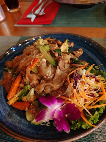 94 ถ. ทวีวงศ์ ตำบลป่าตอง อำเภอกะทู้ ภูเก็ต 83150