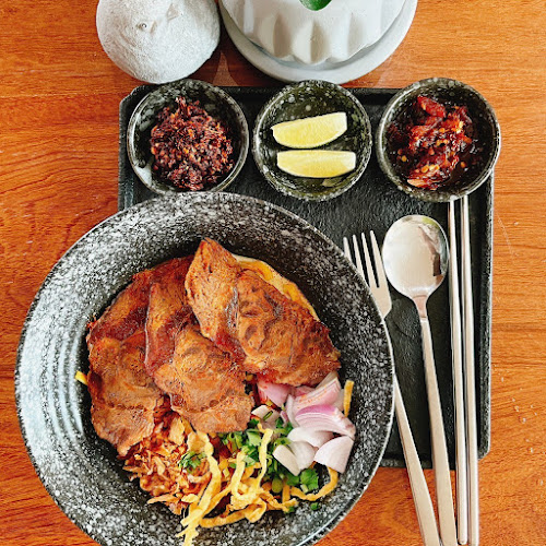 Comentarii opinii despre ร้านอาหาร ข้าวซอย รุ่งเรือง