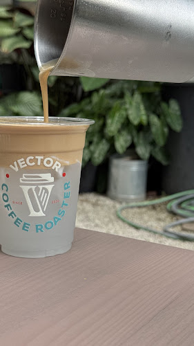 Opinii despre Vector Coffee Roaster l Factory în เมือง - การบริการอาหารและที่พัก