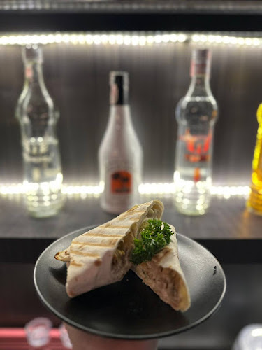 Opinii despre Shishka Lounge bar în เมือง - การบริการอาหารและที่พัก