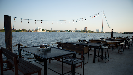 ล้านวิวชาบูริมน้ำ