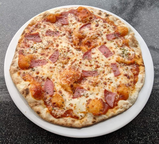 Opinii despre ไวบส์ แอท ราไวย์ บีช în อำเภอเมืองภูเก็ต - การบริการอาหารและที่พัก