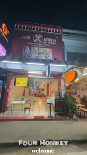 4 Monkeys Cafe & Restaurant @Karon