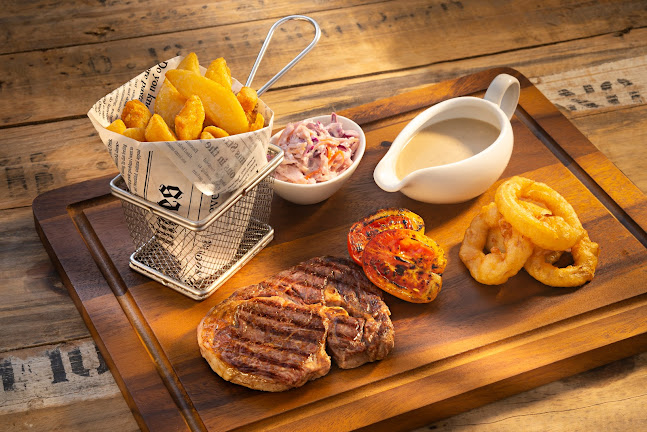 Hemingways (Jomtien) Restaurant & Bar