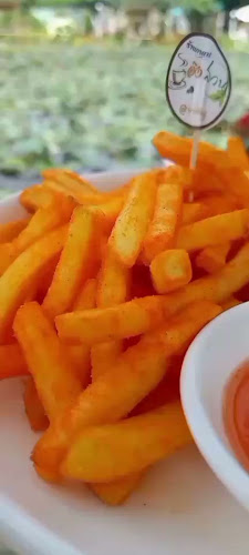 ร้านกาแฟอิงสวน ณ บางพลี คาเฟ่ในสวนสวยริมบ่อบัว - การบริการอาหารและที่พัก