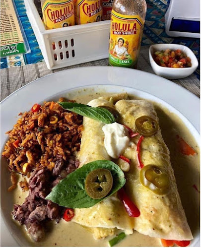 Lynn’s Mexican Plus - การบริการอาหารและที่พัก