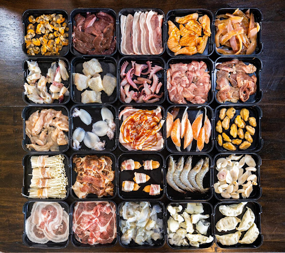 คอนโดหมูกระทะ - การบริการอาหารและที่พัก