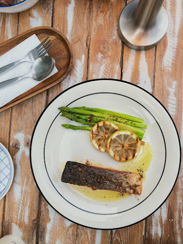 249 Baan Nuntakit - การบริการอาหารและที่พัก