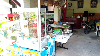 ก๋วยเตี๋ยวไก่บุฟเฟ่ต์