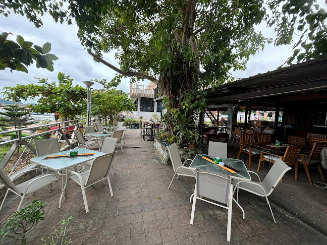 Chalong Pier Restaurant & Sports Bar