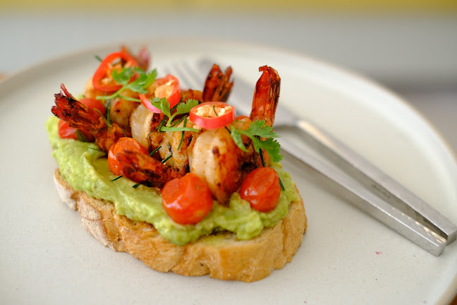 Beach Bites Patong - การบริการอาหารและที่พัก