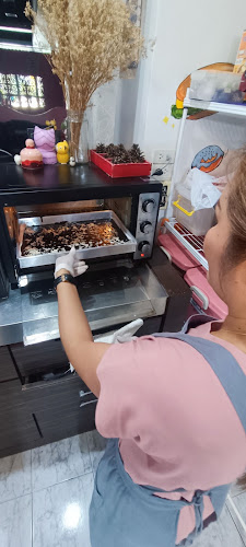 ชาตาโต ภูเก็ต1 ใกล้ๆสี่แยกโรงเรียนสตรีภูเก็ต - การบริการอาหารและที่พัก