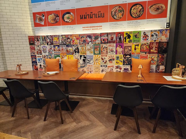 Mamamia Pattaya Street Noodles - การบริการอาหารและที่พัก