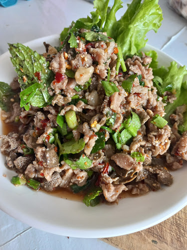 Opinii despre ร้านลาบอุบล,เนื้อ,เป็ด,หมู,ปลา în อำเภอเมืองอุบลราชธานี - การบริการอาหารและที่พัก