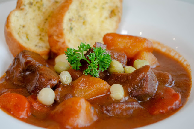 ร้านอาหารสวนผัก - การบริการอาหารและที่พัก