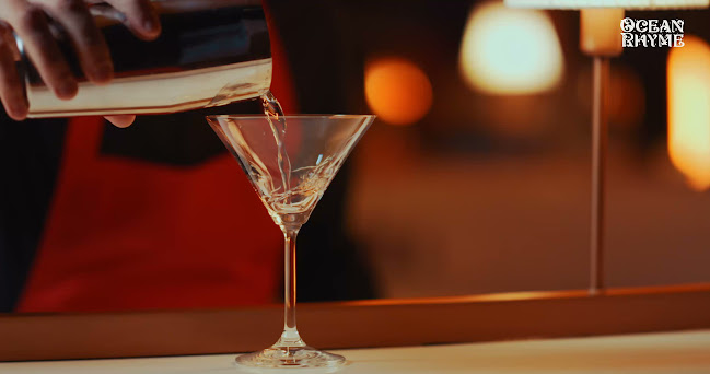 Opinii despre Ocean Rhyme - Thai Seafood Restaurant & Bar în อำเภอเมืองภูเก็ต - การบริการอาหารและที่พัก