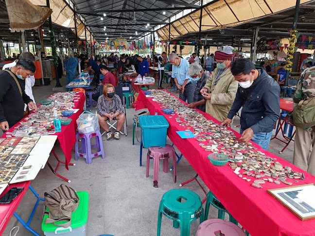 ศูนย์พระเครื่องหัวทะเล - การบริการอาหารและที่พัก