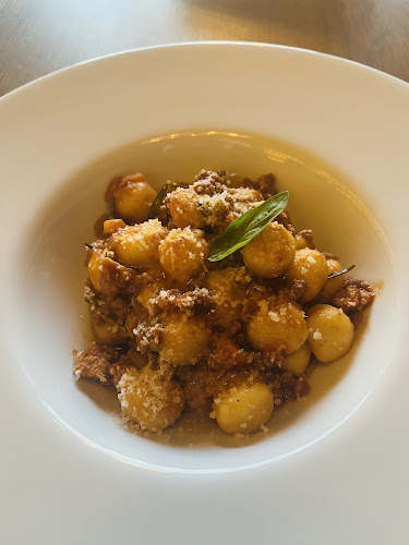 Ramazzotti Italian Food & Wine - การบริการอาหารและที่พัก