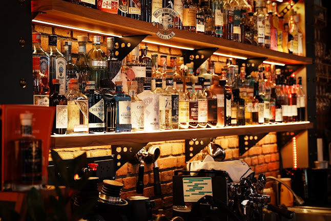 Meats and Beans | Steakhouse & Bar - การบริการอาหารและที่พัก