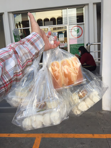 ไอศครีมกะทิสดอุบลฯ i-tim de' - การบริการอาหารและที่พัก