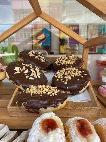 Khunya Donut | โดนัทนมสดคุณหยา - Mueang