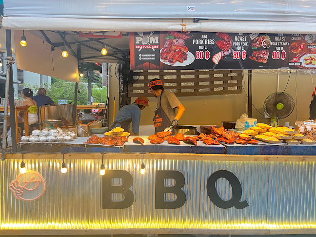 Pom BBQ pork ribs - การบริการอาหารและที่พัก