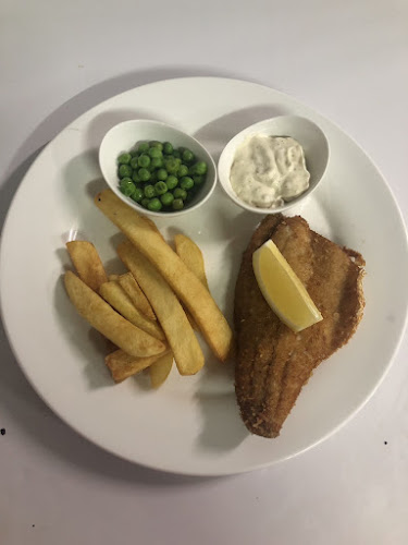 Chalong Pier Restaurant & Sports Bar - อำเภอเมืองภูเก็ต