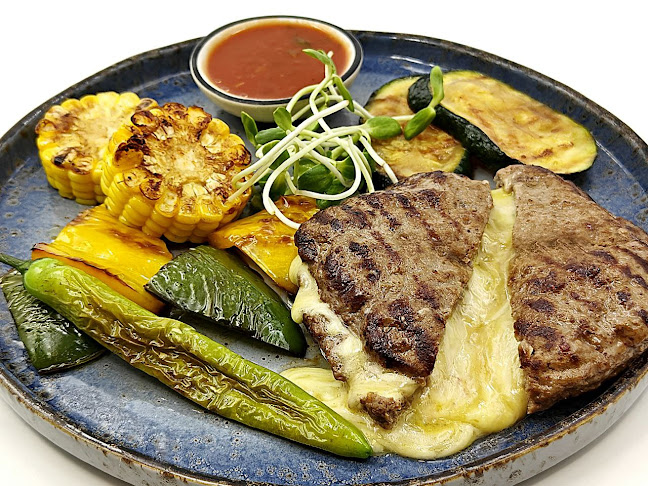 HOTTABYCH CHAIHANA, Чайхана ХОТТАБЫЧ - การบริการอาหารและที่พัก