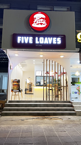 Comentarii opinii despre Five Loaves Burger :Patong