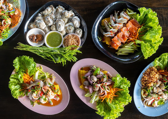 คอนโดหมูกระทะ - การบริการอาหารและที่พัก